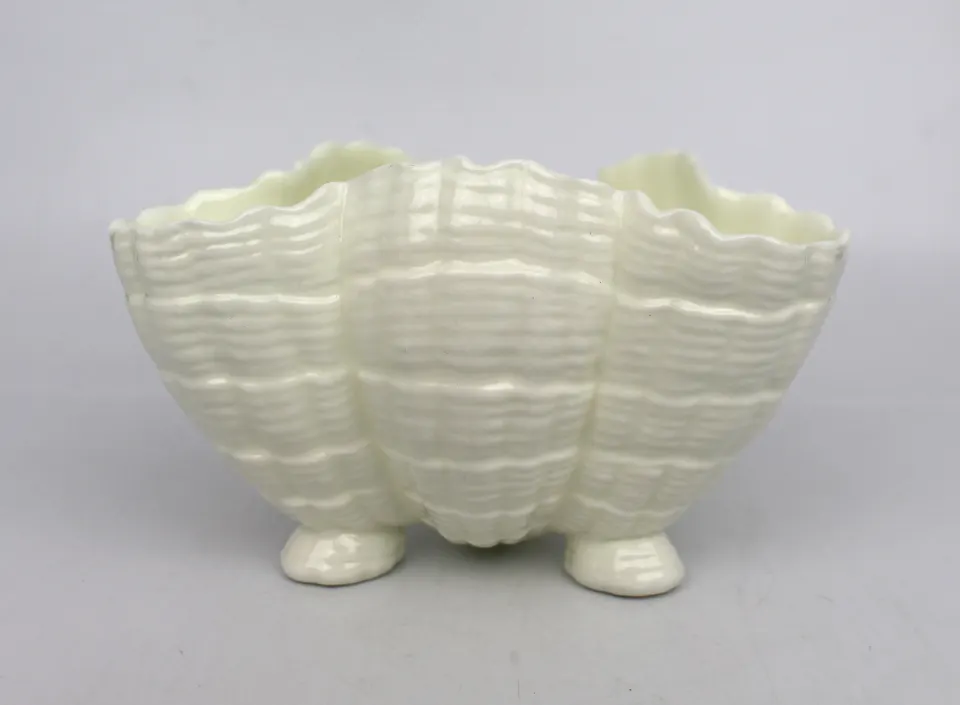Royal Worcester Shell Shaped Footed Bowl Shape 69 c.1970