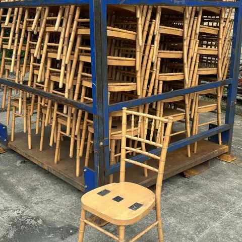 20 x Natural Stacking Chivari Chairs