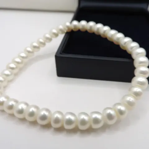 Cultured Pearl Bracelet New With Gift Pouch