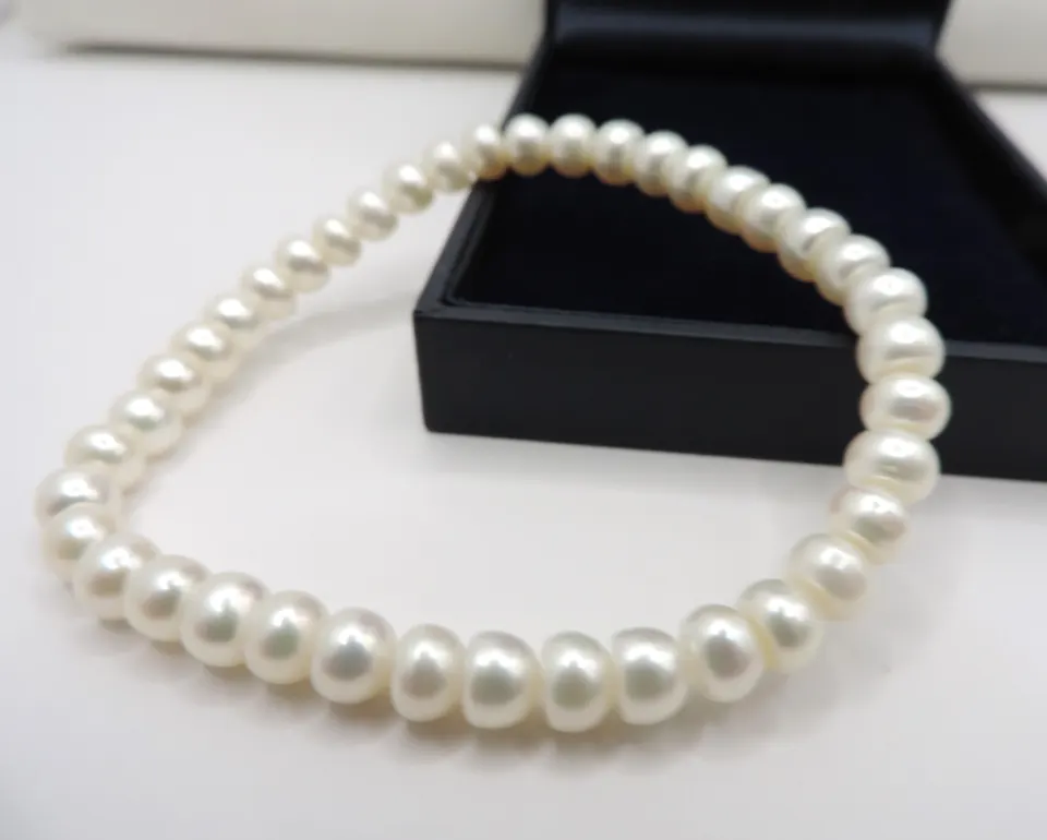 Cultured Pearl Bracelet New With Gift Pouch