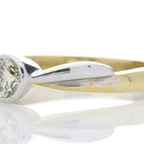 18ct Single Stone Fancy Rub Over Set Diamond Ring 0.45