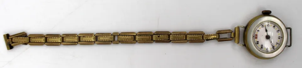 Early 20th Century Ladies’ Wristwatch with Mother-of-Pearl Case
