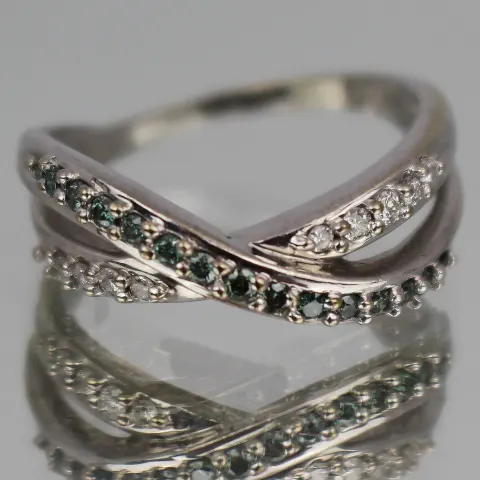 Vintage 9ct Diamond and Demantoid Ring