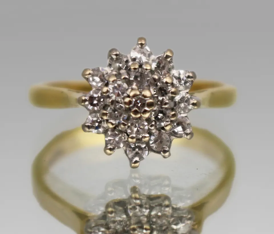 Vintage Diamond Cluster 18ct Gold Ring