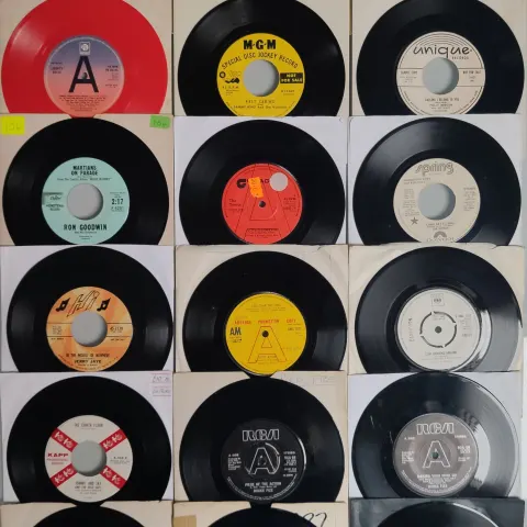 A Collection of 18x Promotional / Radio Sation DJ Samples From VG, VG+ to EX Condition