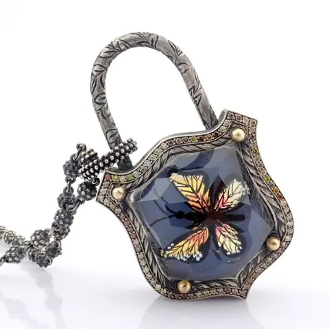 An Exquisite, Convertible Clasp Necklace Embellished With Gold, Topaz With Reversely Engraved Intagl
