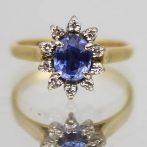 Cornflower Blue Sapphire & Diamond 18 ct. Cluster Ring