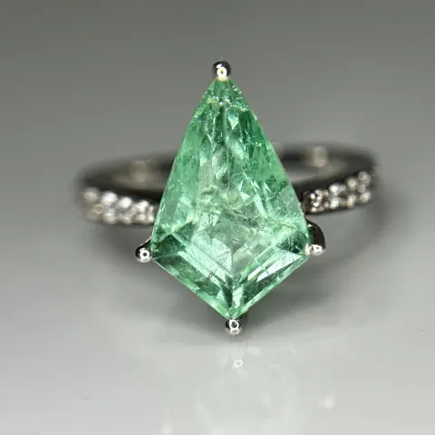 Beautiful Natural Columbian Emerald 3.63 CT With Natural Diamonds & 14k Gold