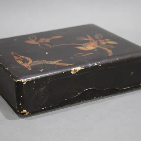 Antique Edwardian Oriental Lidded Papier Mâché Box
