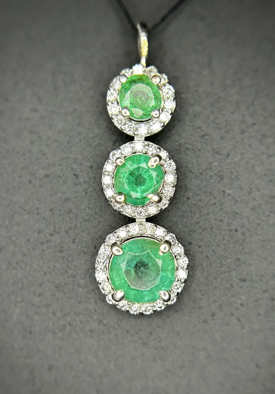 Beautiful Natural 1.24 CT Emerald Pendant With Diamonds & Platinum 950
