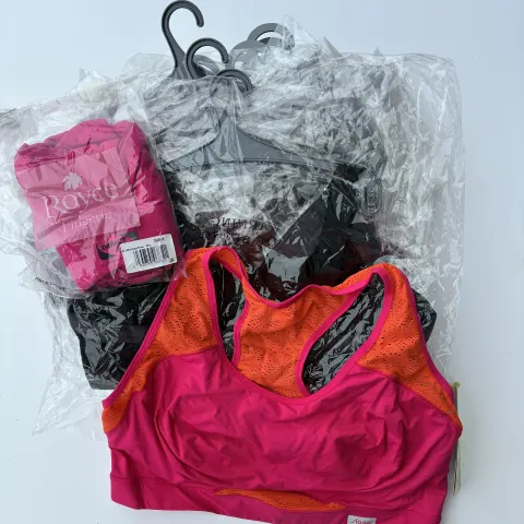 12 Branded Sports Bras E.g. Sloggi & Royce