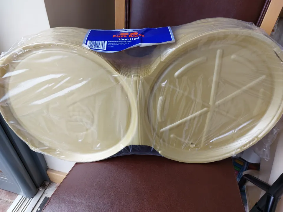 100 pizza boxes covers and foam platters