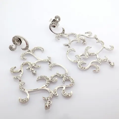 18K White Gold Earrings Detailed With Brilliant Diamonds