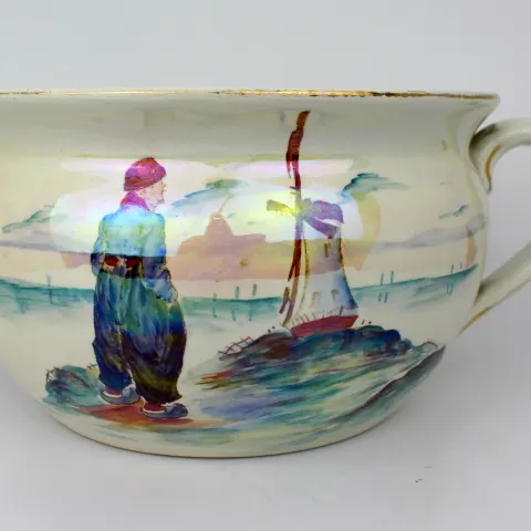 Cleve Art Ware W.Bennett (Hanley) Chamber Pot c.1920