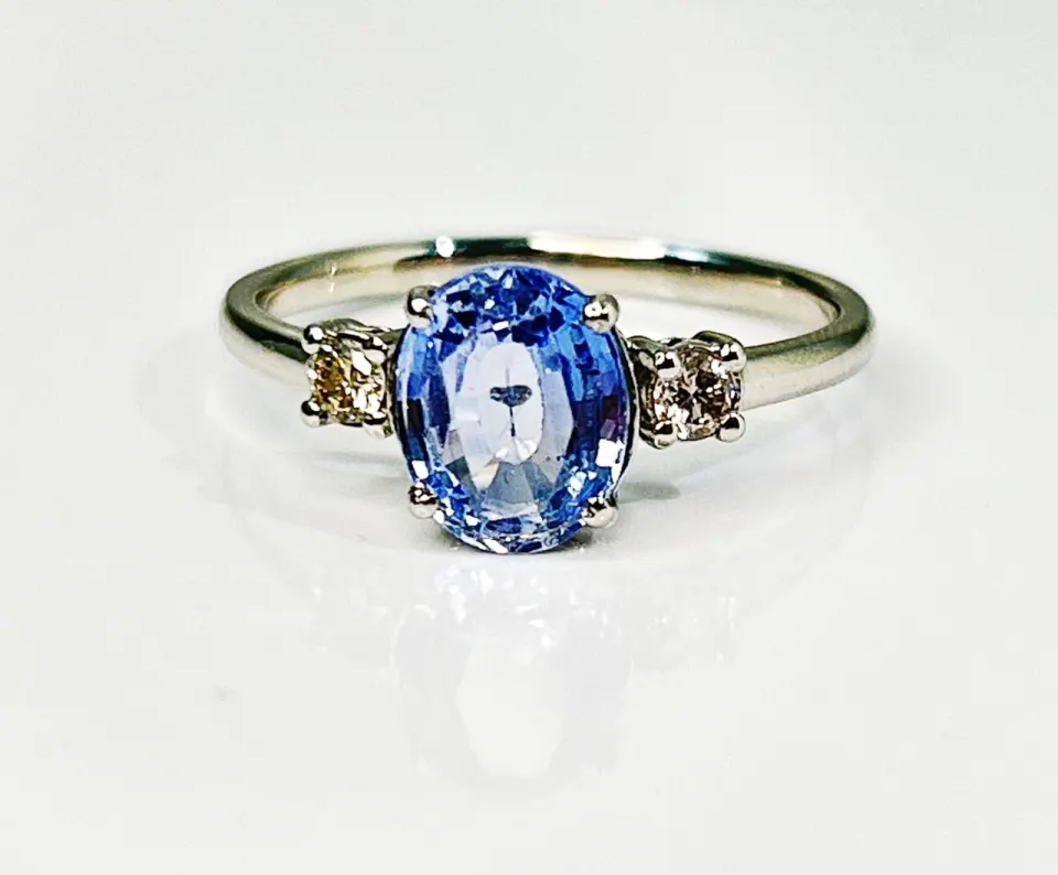 Beautiful 1.75 Ct  Unheated Ceylon Cornflour Blue Sapphire  Diamonds & Platinum