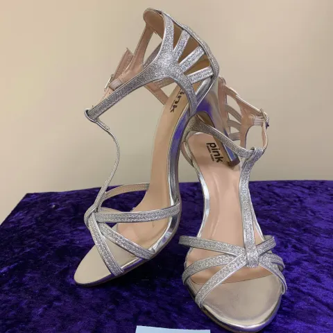 Designer shoes silver in size 35.  Code 200