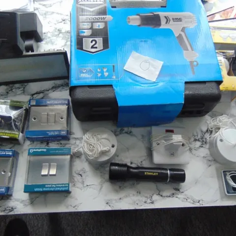 AZ158 0 Electrical lot RRP £150 to £250