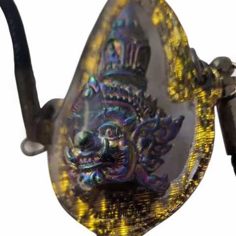 Stunning Iridescent Pendant Necklace Buddha