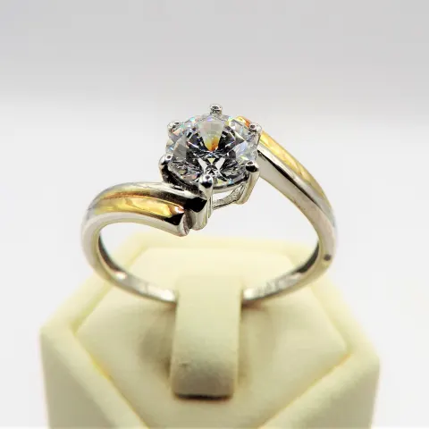 Gold Sterling Silver 2.2ct Swarovski Zirconia Solitaire Ring New with Gift Pouch