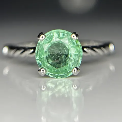 Beautiful 1.35ct Natural Emerald With Natural Diamonds & 18k Gold