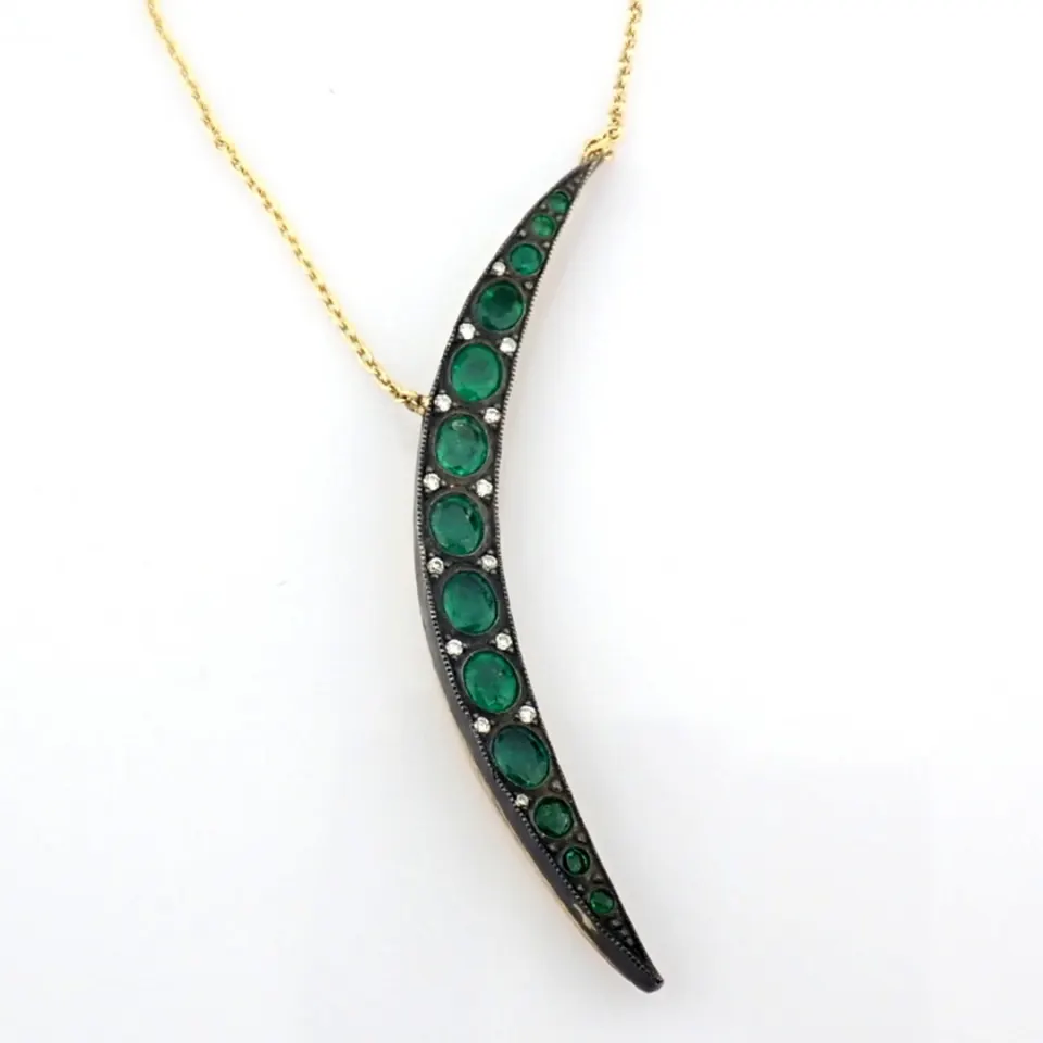 14K Yellow Gold Moon Necklace Detailed With Vibrant Emerald and Brilliant Diamonds
