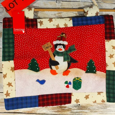 3D fabric hanging patchwork decoration. 39cm x 33cm. Rrp £19.99