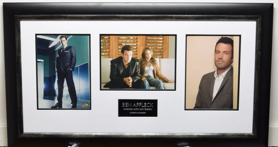BEN AFFLECK original signed presentation