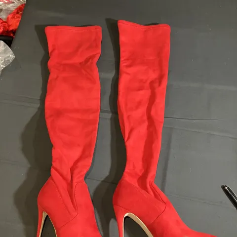 Date Knee High Boots worn by Vanessa Hudgens