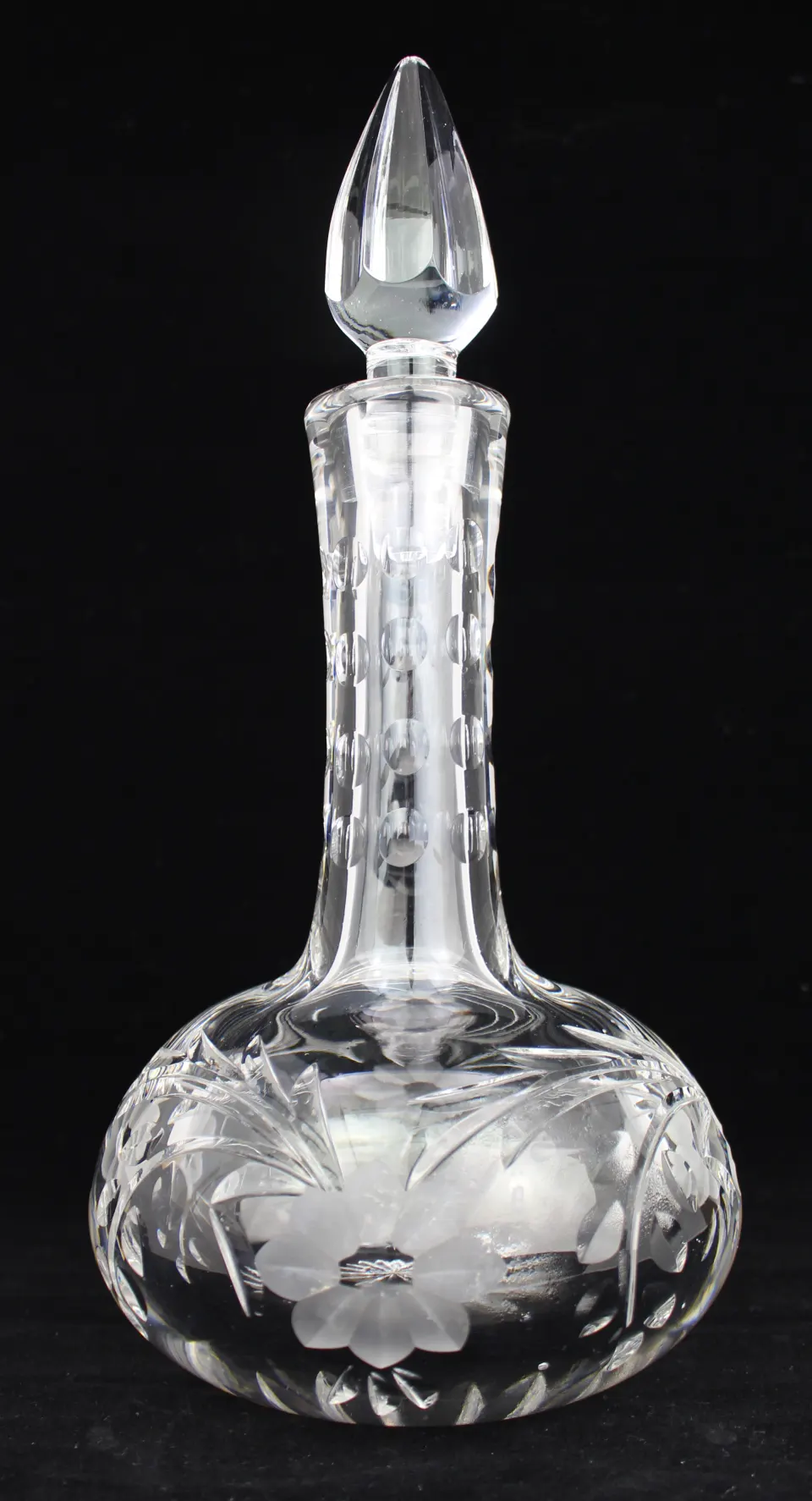 Fine Heavy Cut Crystal Drinks Decanter