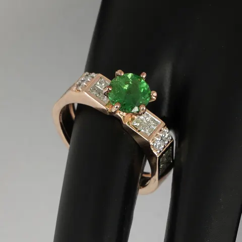 14 K / 585 Rose Gold Tsavorite Garnet & Diamond Ring