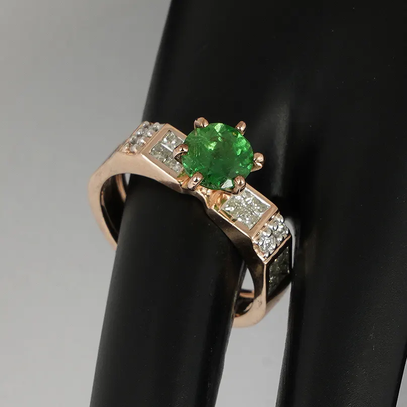 14 K / 585 Rose Gold Tsavorite Garnet & Diamond Ring