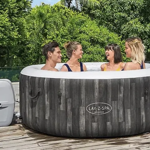 (3/P) RRP £279. Lay Z Spa Bahamas Portable Spa. Airjet System 120 bubble Jets. Freeze Shield System