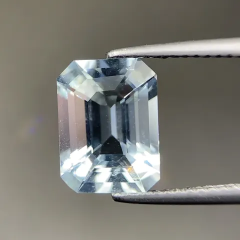 KM-22, Top Class Natural VVS Quality Aquamarine Gemstone
