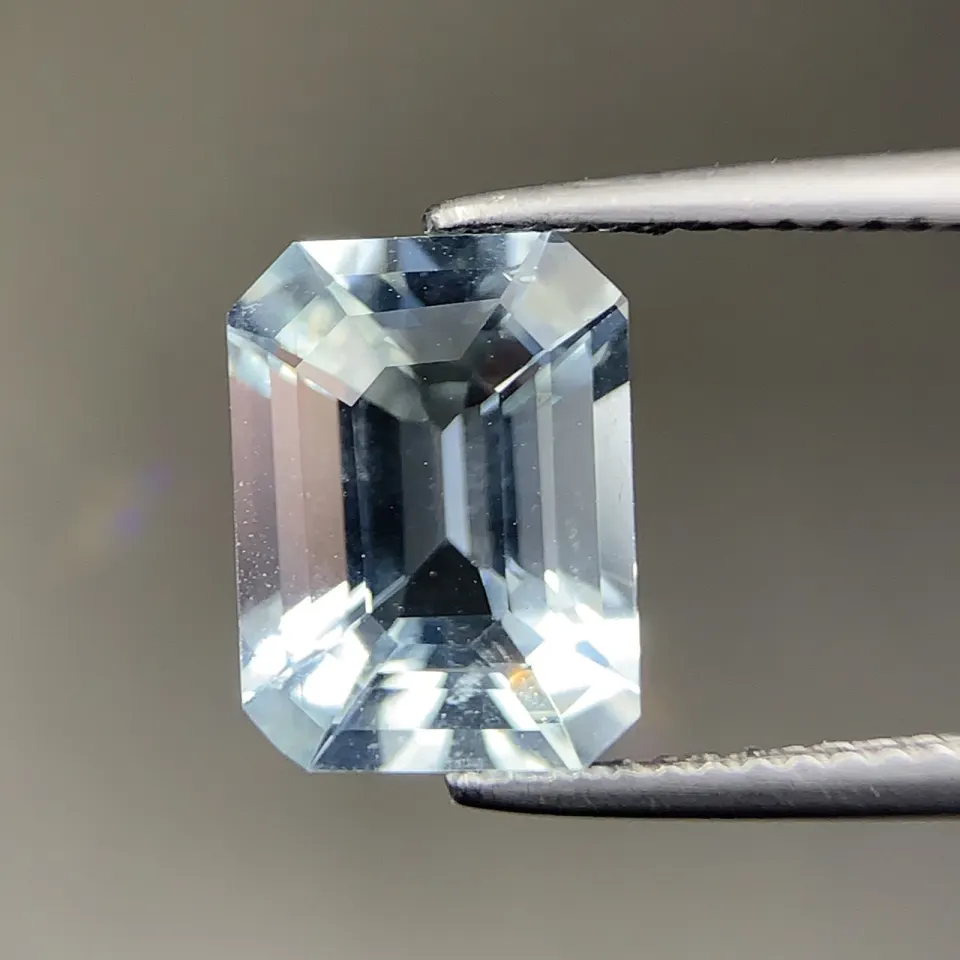 KM-22, Top Class Natural VVS Quality Aquamarine Gemstone