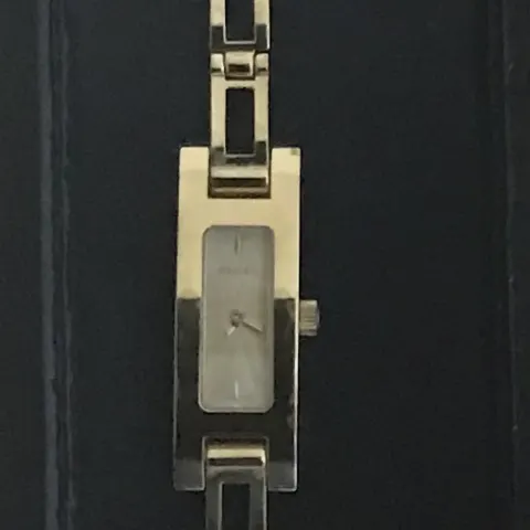 Gucci 3900l gold slim ladies watch