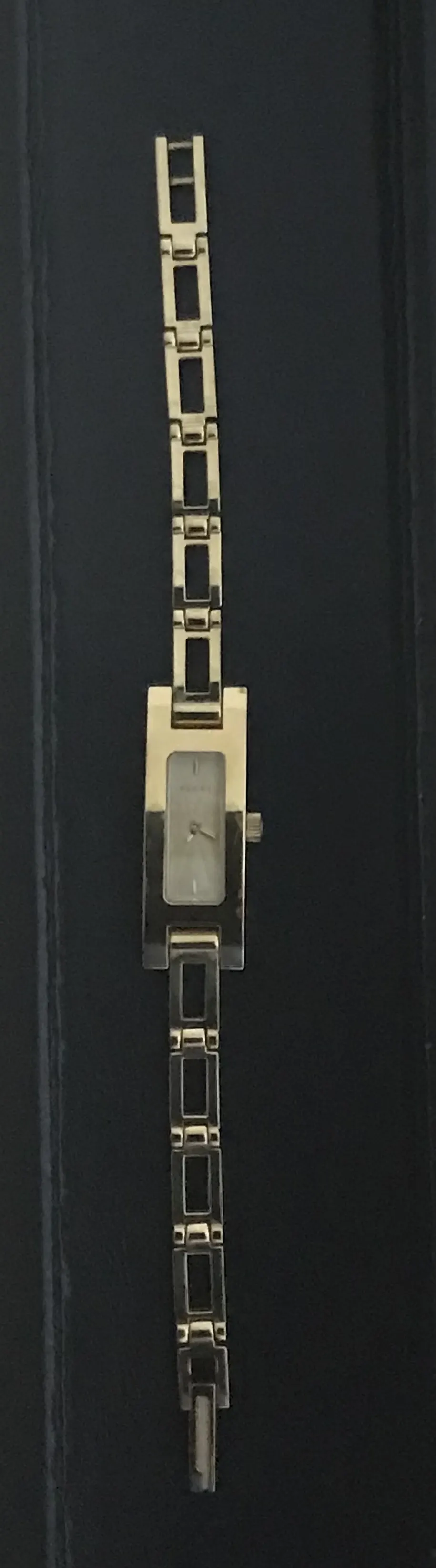 Gucci 3900l gold slim ladies watch