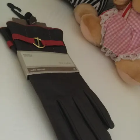 Ladies Luxury Leather Gloves BNWT
