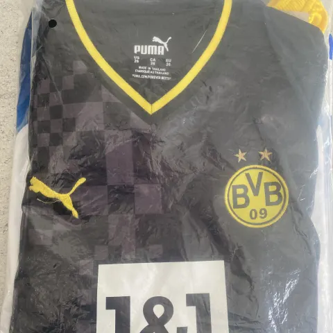 Borussia Dortmund Away 22/23 Kit