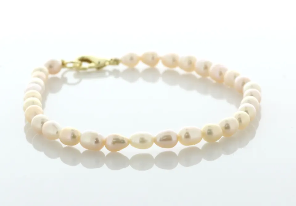 7.5 inch Freshwater Cultured 4.5 - 5.0mm Pearl Bracelet With Brass Clasp