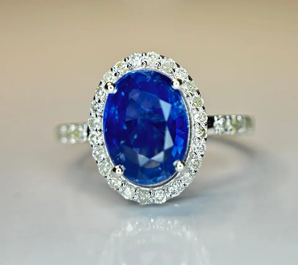 Beautiful 3.06 CT  Natural Ceylon Purple Sapphire  Diamonds & 18k Gold