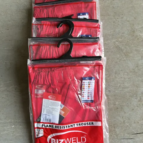5 Bizweld Flame Retardant Work Trousers Size 40/41 Waist