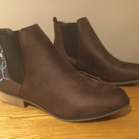 Dolcis “Jean” Chelsea Boots, Size 7, Chocolate - New RRP £49.99