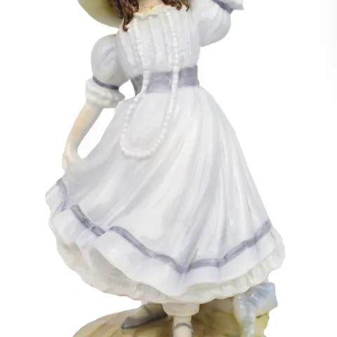 Royal Worcester Figurine Grandma's Bonnet