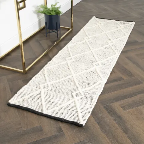 Cream & Black Diamond Pattern Runner Wool Rug (60 x 230cm) RRP - £164