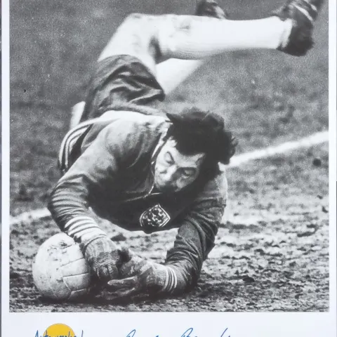 Gordon Banks Original Signature