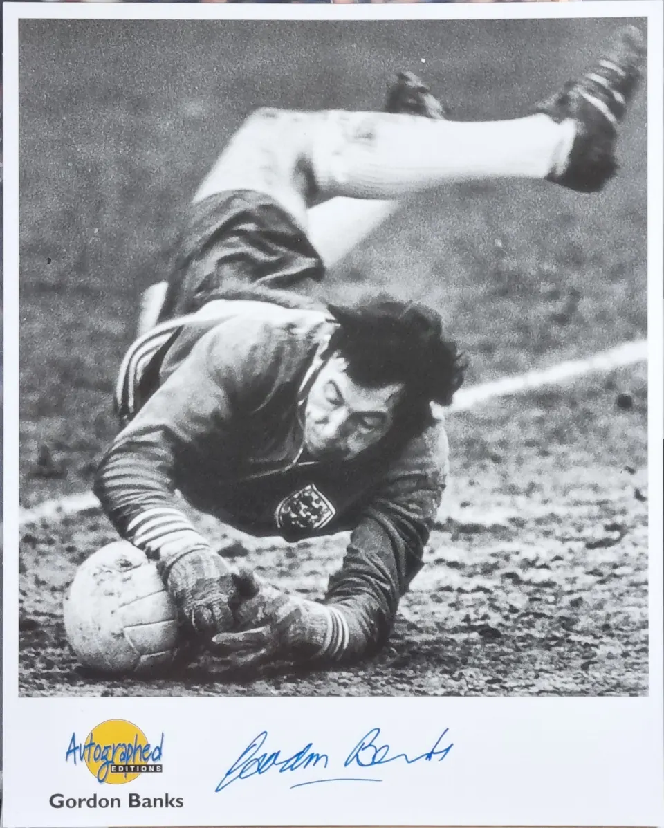Gordon Banks Original Signature