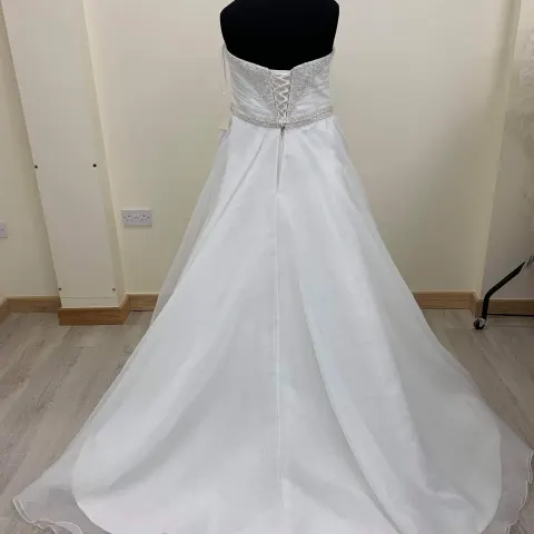 Venus Wedding dress size 18 Ivory