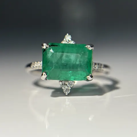 Beautiful 4.05 CT Natural Emerald Ring With Natural Diamonds & Platinum 950