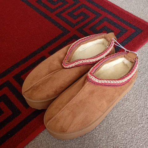 Womens Slippers