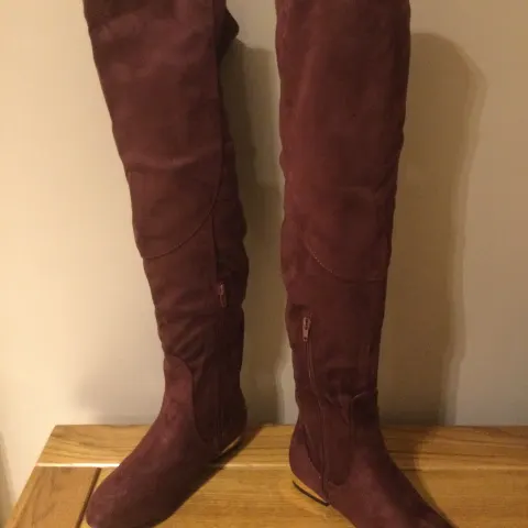 Dolcis “Katie” Long Boots, Low Block Heel, Size 5, Burgundy- New RRP £55.00